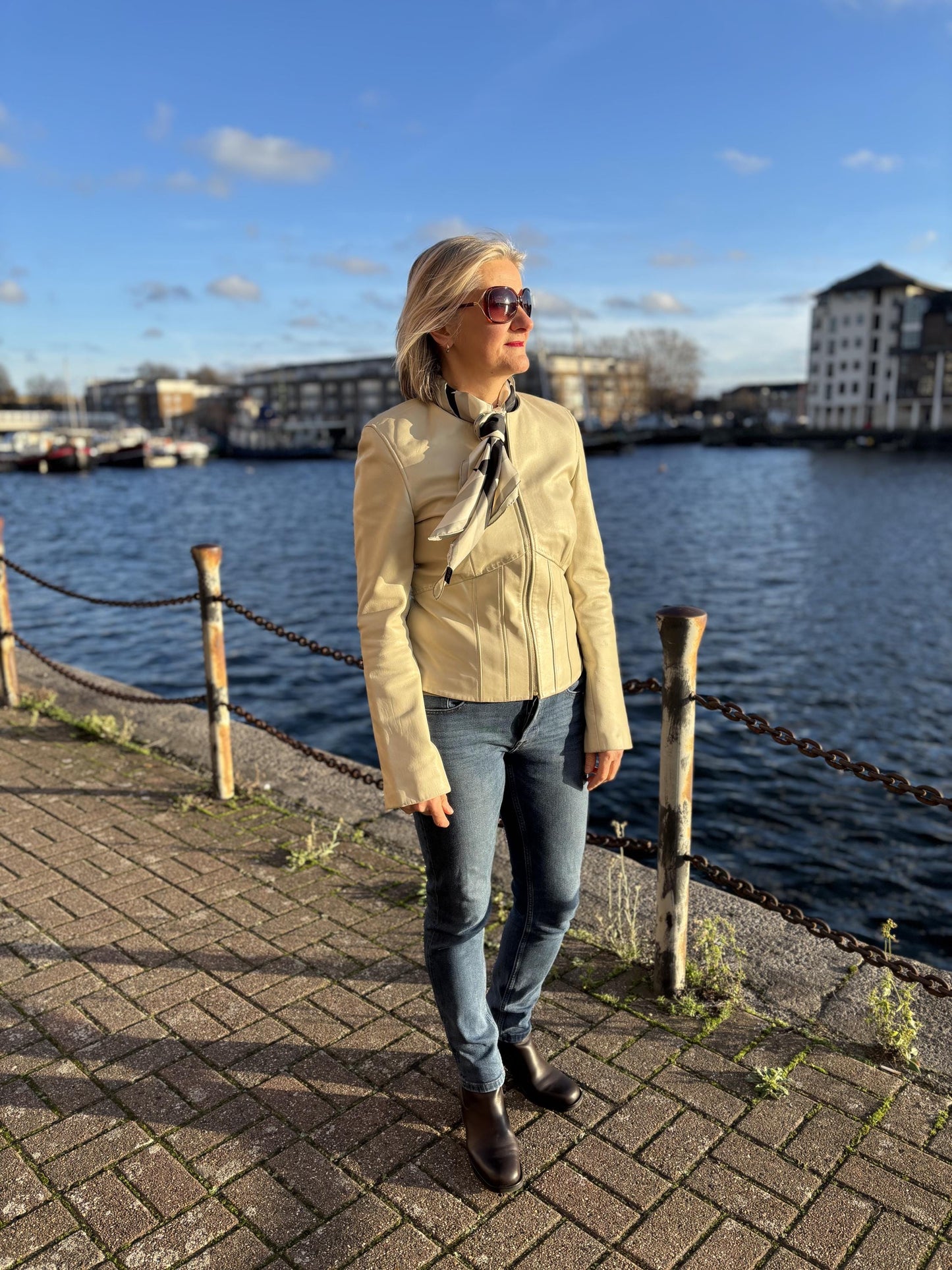 Gigi Black and White scarf