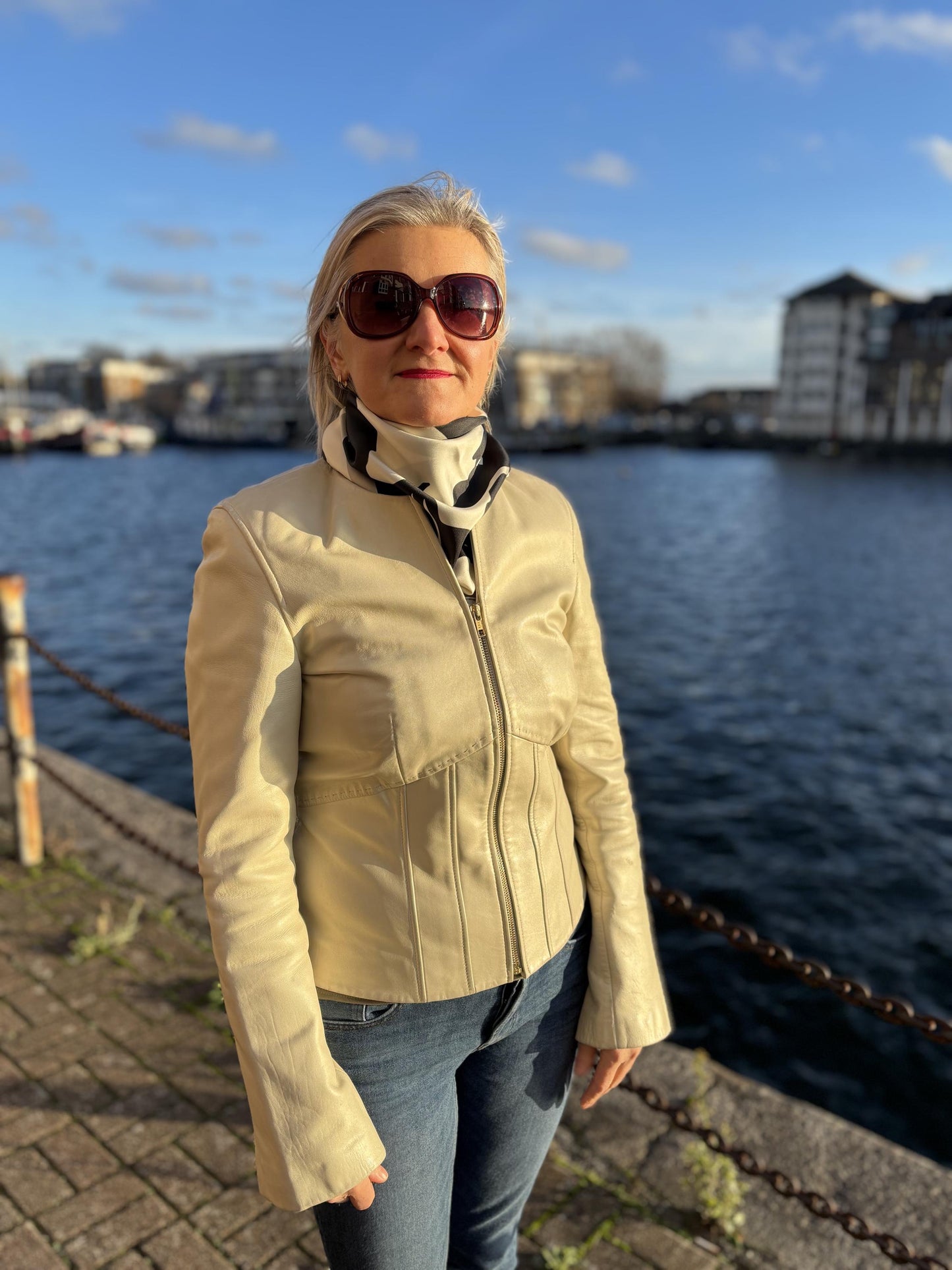 Gigi Black and White scarf