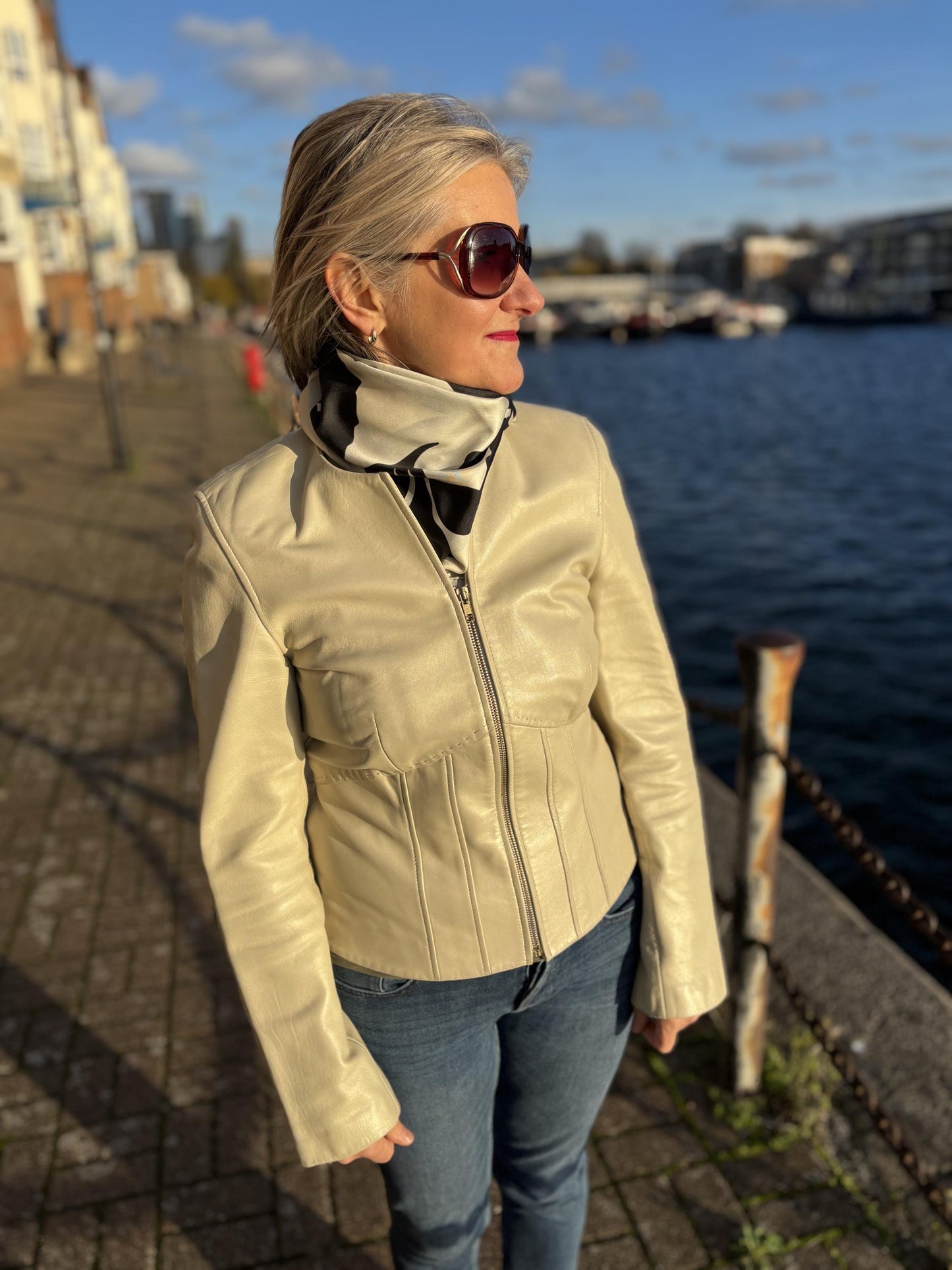 Gigi Black and White scarf