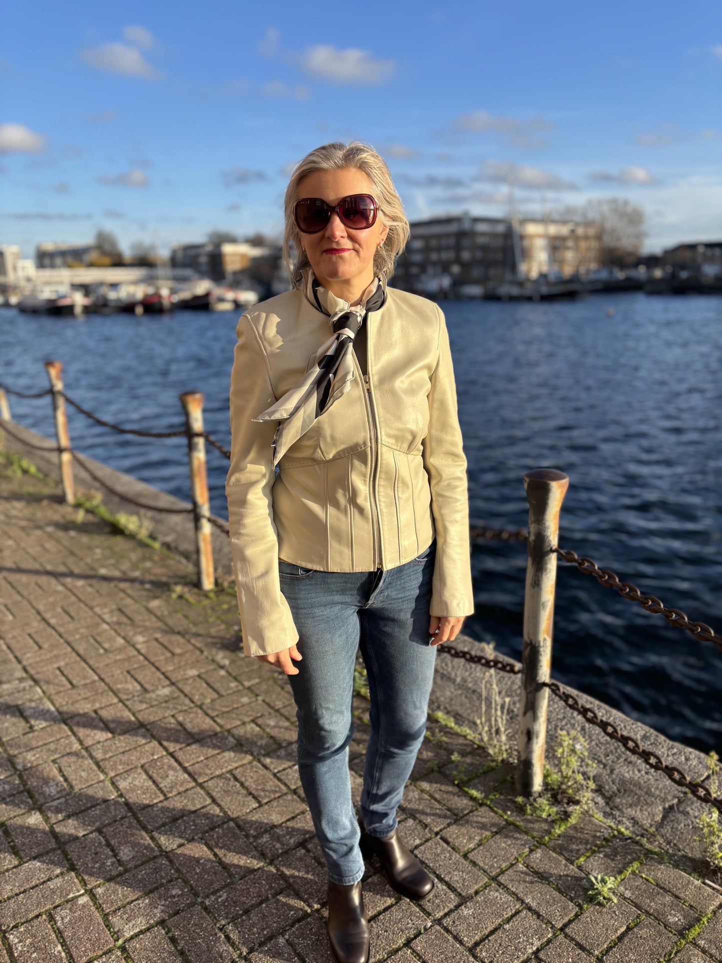 Gigi Black and White scarf