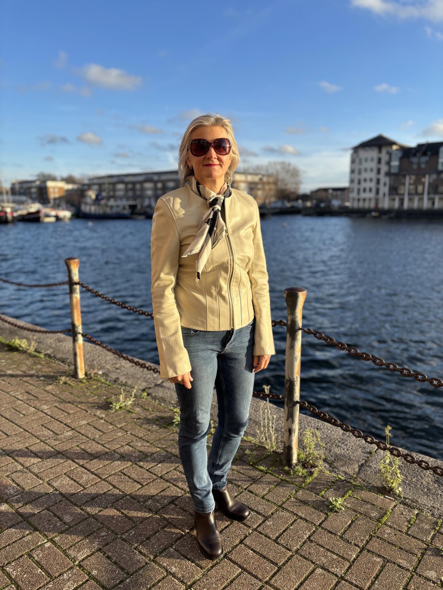 Gigi Black and White scarf