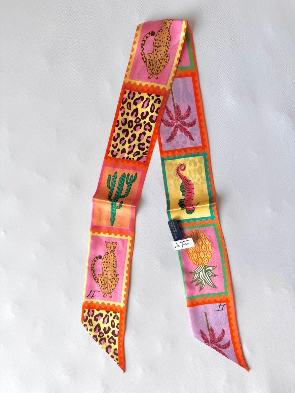 Teddy Tiles thin scarf